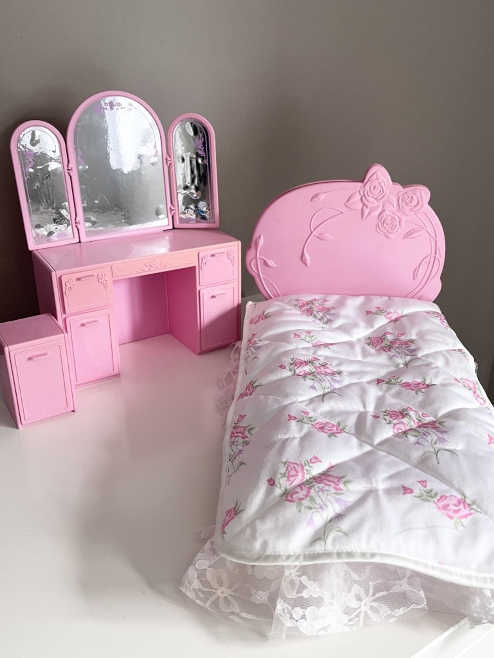 Vintage Barbie Sweet Roses vanity and bed - pink dollhouse furniture